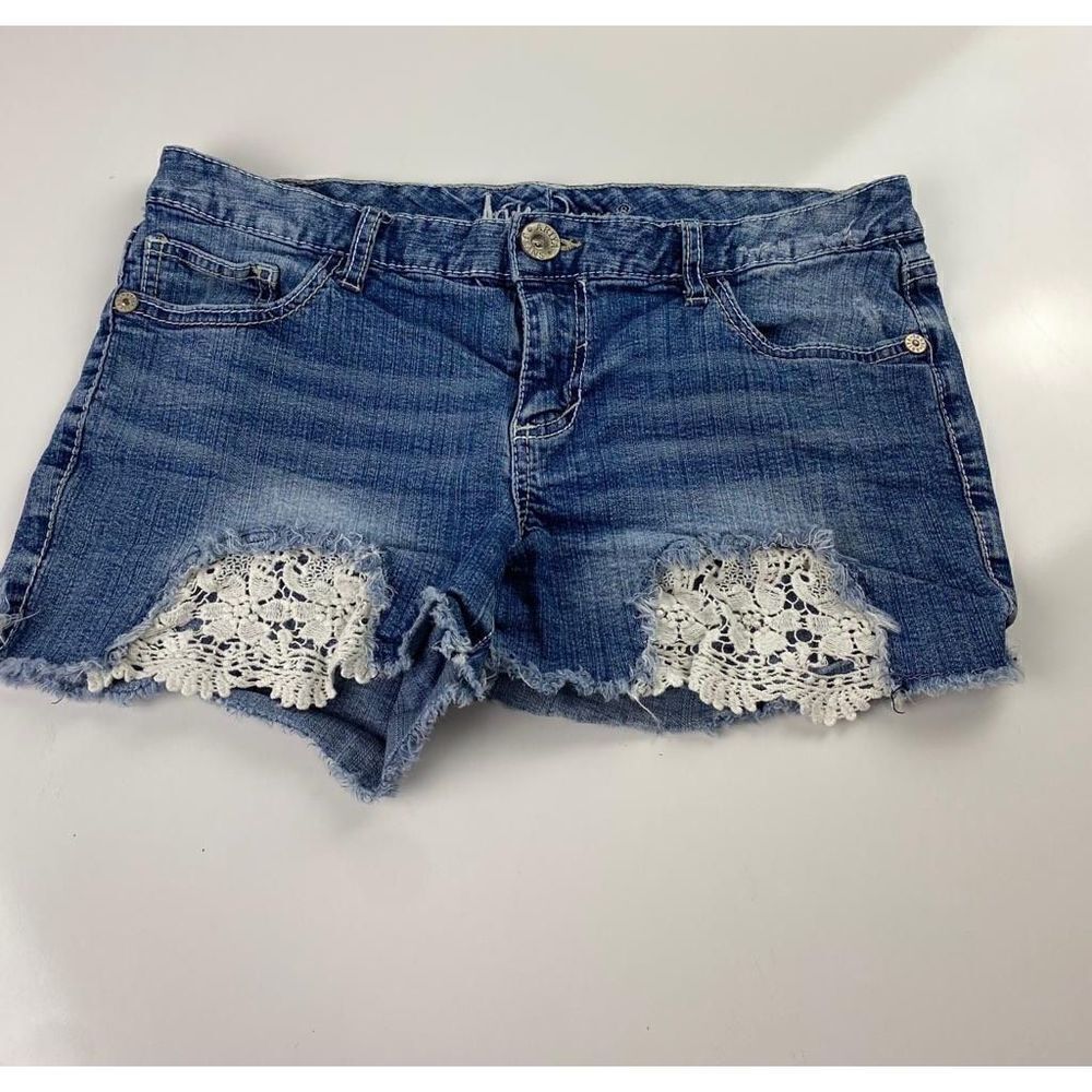 Ariya Jeans Lace Crocheted Cutoff Jean Shorts Womens 11/12 Blue Denim Summer BL0
